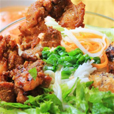 Bún Thịt Nướng Bà Lách