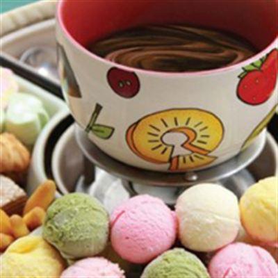 Kem Snowéé – Crescent Mall