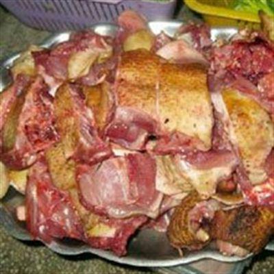 Tư Gà Nòi Quán