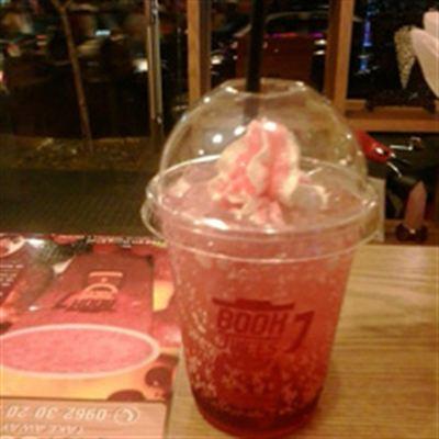 Book & Juices Cafe