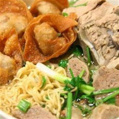 Bà Già – Quán Mì Hoành Thánh