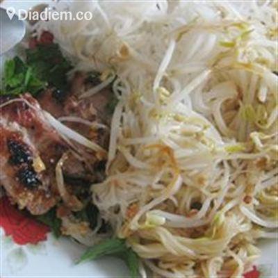Bánh Cống Bún Thịt Xào – Trần Hưng Đạo