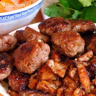 Bánh Cuốn Nóng, Bún Chả & Gà Tần – Hoàng Công Chất