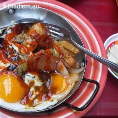 Bánh Mì Chảo Ốp La