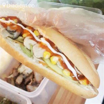 Bánh Mì Gà Mái