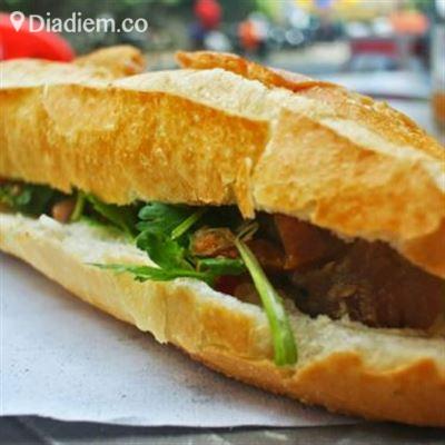 Bánh Mì Mai Thảo – Cách Mạng Tháng 8
