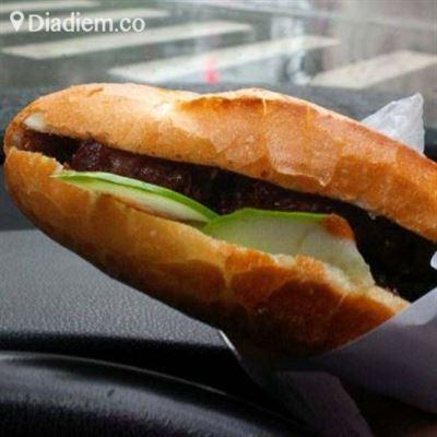 Bánh Mì Thịt Xiên Nướng – Ngọc Lâm