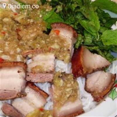 Bé Bơ – Mì Quảng, Bánh Canh, Bún Mắm