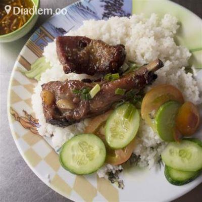 Cơm Tấm Trâm – Trần Khánh Dư