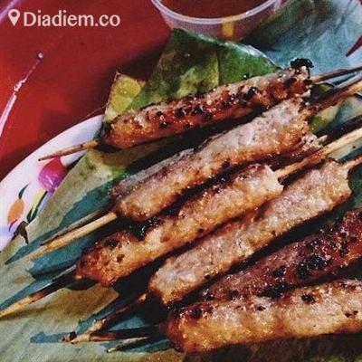 Em Thúy – Nem Chua Nướng