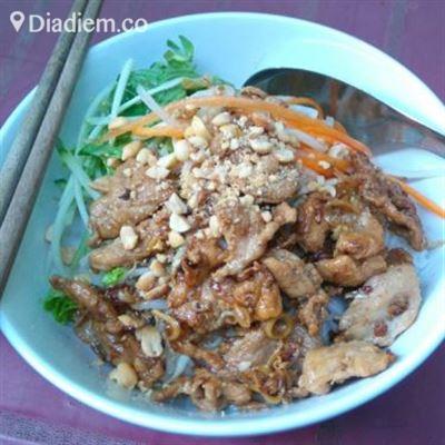 Hủ Tiếu, Bò Kho & Bún Xào