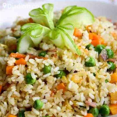 Huy Hoàng – Cơm Rang, Mỳ Xào, Phở Bò Nam Định