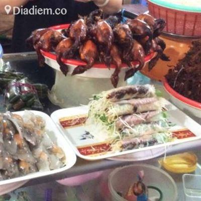 Khu Ăn Vặt Chợ Hôm