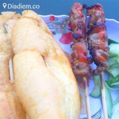 Ngất – Thịt Xiên Nướng & Bánh Mì Bơ