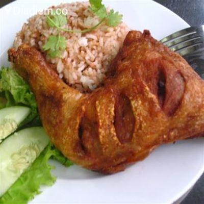 Quán Thảo Nhi – Cơm Gà Xối Mỡ