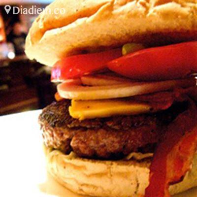 Tracy’s Pub and Grill