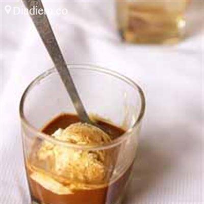 Vân Cafe – Trần Tử Bình