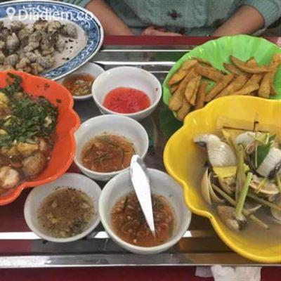 Ý Linh – Ốc & Hải Sản