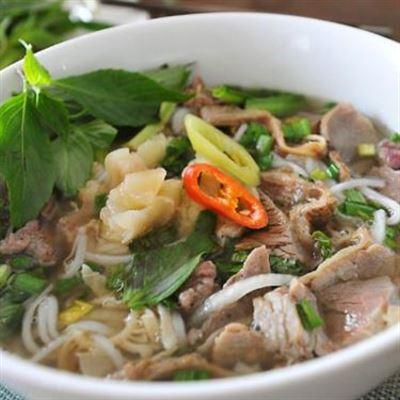 Bà Quỳ Quán – Quán Phở