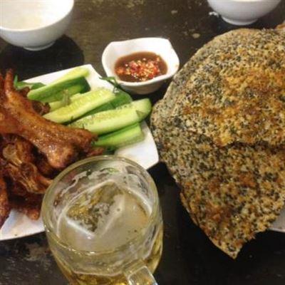 Chân Gà Nướng & Bánh Mì Mật Ong
