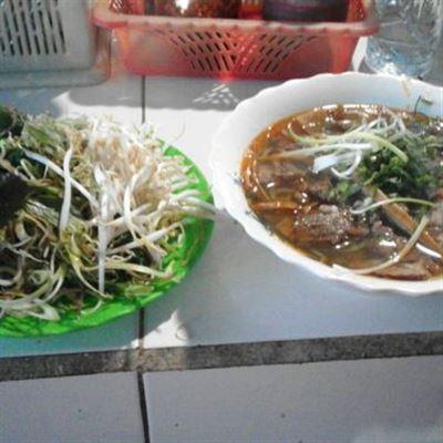Thắng Thêu – Bún Măng & Bún Bò Giò Heo