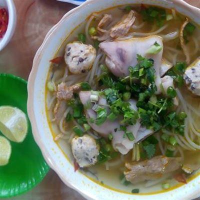 Bún Bò Huế – Hồ Bơi Thủy Tiên