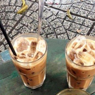 Bốn Mùa – Coffee & Sinh Tố