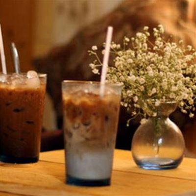 J – Cafe & Bar