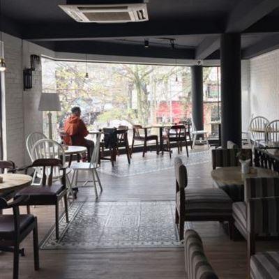 Time Cafe & Bakery – Trần Hưng Đạo