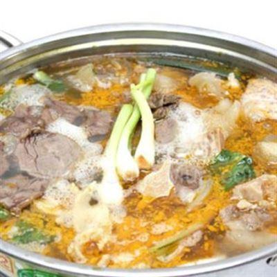 Lẩu Bò Cây Mận