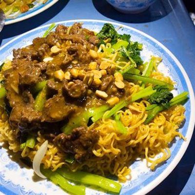 Quán Số 1 – Bò Né & Mì Xào Bò