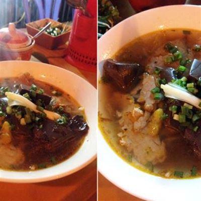 Hồng – Bún Bò Giò Xương