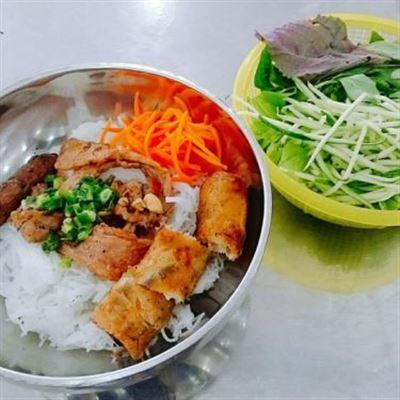 Bánh Cuốn Nóng & Bún Thịt Nướng – Chợ Xóm Mới