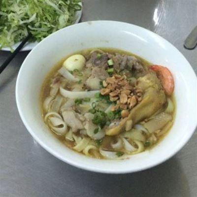Vân – Mì Quảng & Bún Riêu