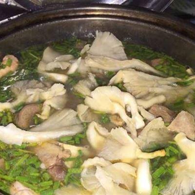 Lẩu Bò Lan Năm Cảnh