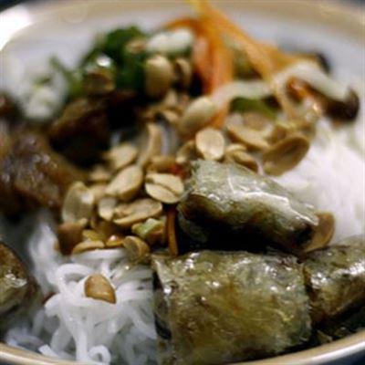 Bún Thịt Nướng, Nem Phần – Mê Linh
