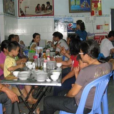 Bánh Ướt Nóng Cô Hà