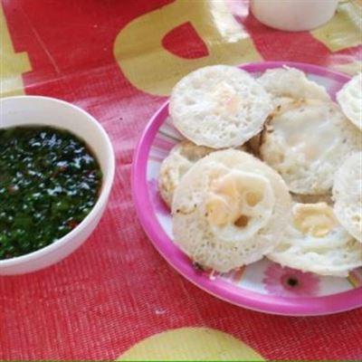 Bánh Căn Vỉa Hè