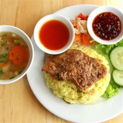 Hồng Ngân – Cơm, Hủ Tiếu & Phở