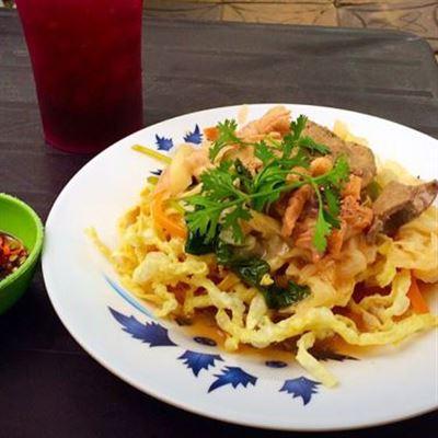 Hùng Ký – Hủ Tiếu Xào, Mì Xào Giòn & Cơm Chiên