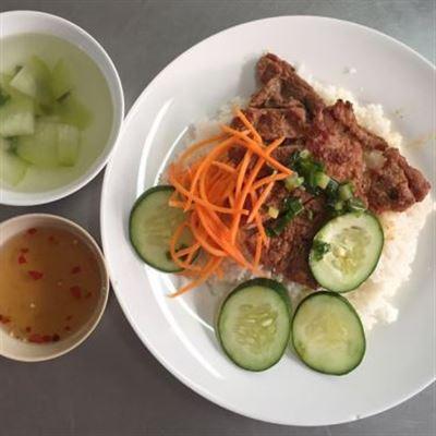 Cô Hòa – Cơm Phần & Cơm Trưa