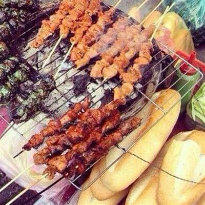 Ăn Vặt Chợ Đầm – Thịt Xiên Nướng