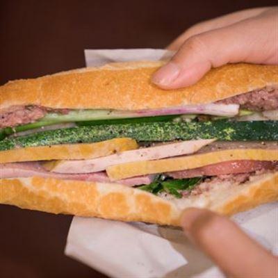 Bánh Mì Xíu Mại & Chả Lụa