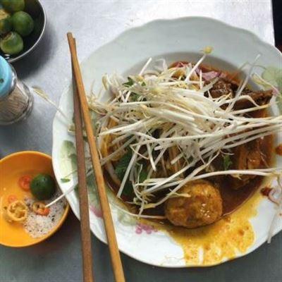 Văn Dĩ – Bún Thịt Xào & Bánh Tằm