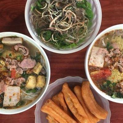 Quán Ăn Vân Anh – Cơm, Phở & Bún Riêu