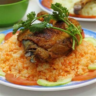 Chị Trinh – Cơm Gà Hải Nam