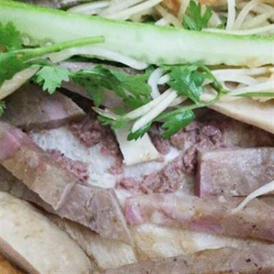 Bánh Mì Patê Sáu Lượm – Trần Hầu