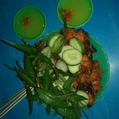 Khu Ăn Vặt Đuờng Lạc Hồng