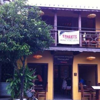 Đường Phố – STREETS Restaurant & Café