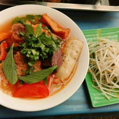 Út – Bún Bò Huế & Bún Riêu